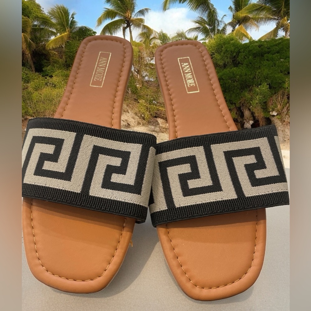 Ann More Slides Black/Gold Size 6